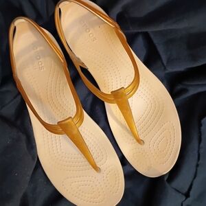 Women's Crocs Flip Flops Straps Back Size 10 Pre-owned